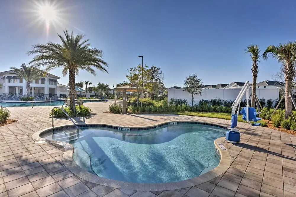 6 Mi to Disney: Resort Hideaway w/ Pool Access!