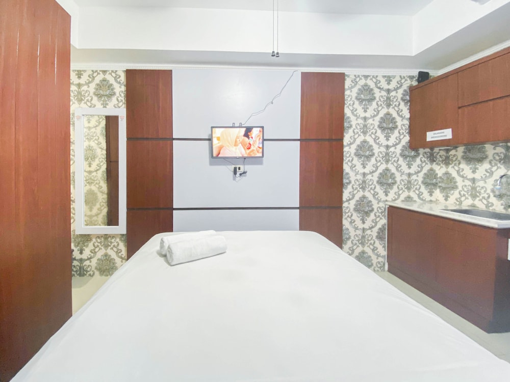 Simply And Homey Studio (No Kitchen) Room Apartment Paltrow City