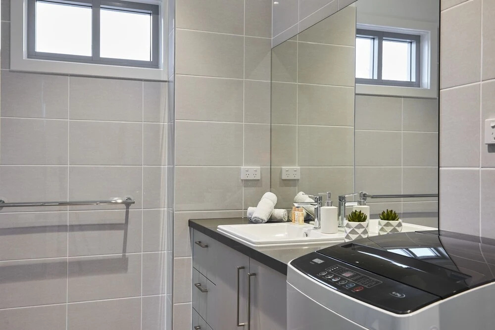 Bright and Updated 1 Bedroom Apartment
