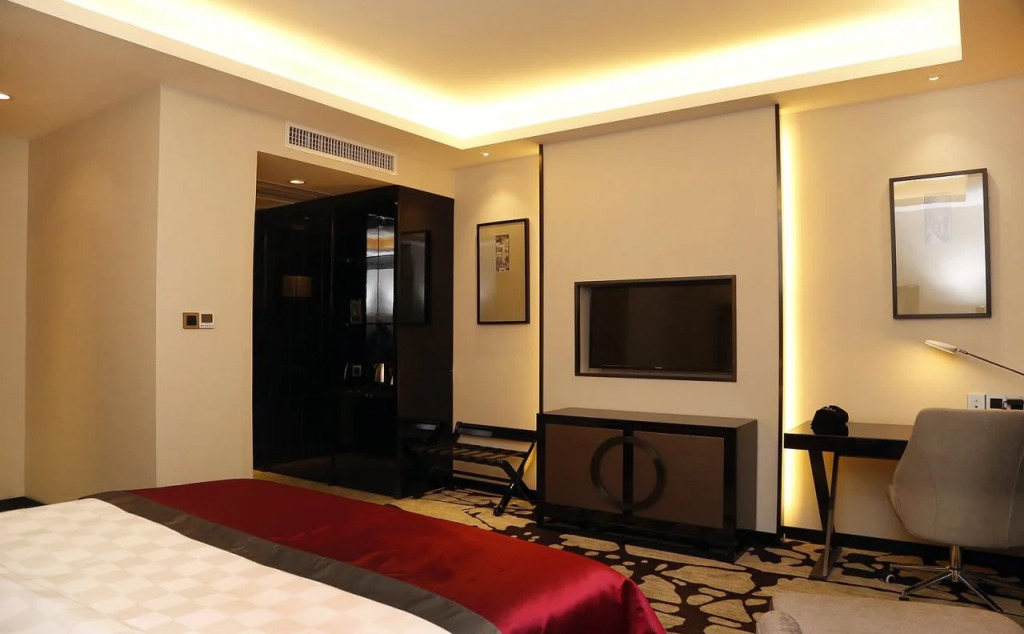 Green Oriental Hotel (Shenzhen Pinghu South China City Hehua subway station)