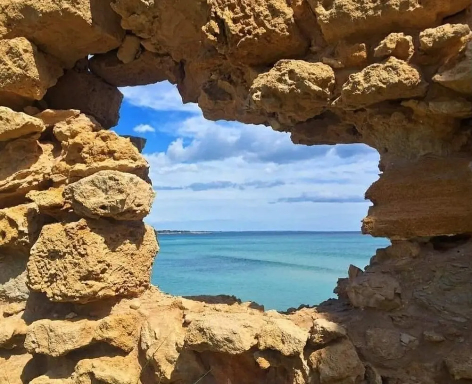 Apartment in Villa a Stone's Throw From the sea Up