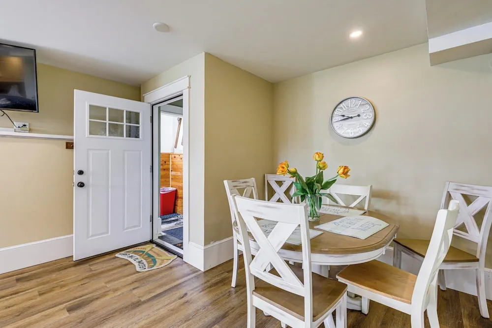 Beachfront Bliss on Newfound Lake! Bristol Condo