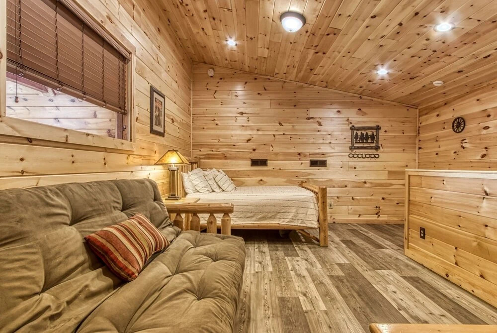 Cub Path Lodge - Luxurious 5/5 With Theatre Room And Mountain Views! 5 Bedroom Cabin by RedAwning