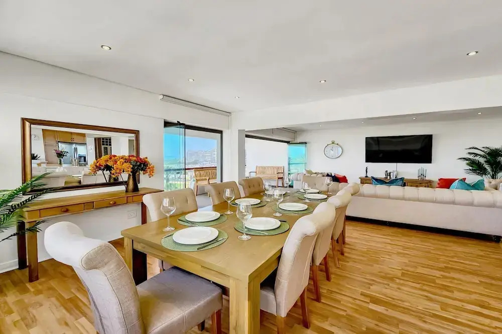 3bed Apartment in Cape Town w Views Ocean Outlook