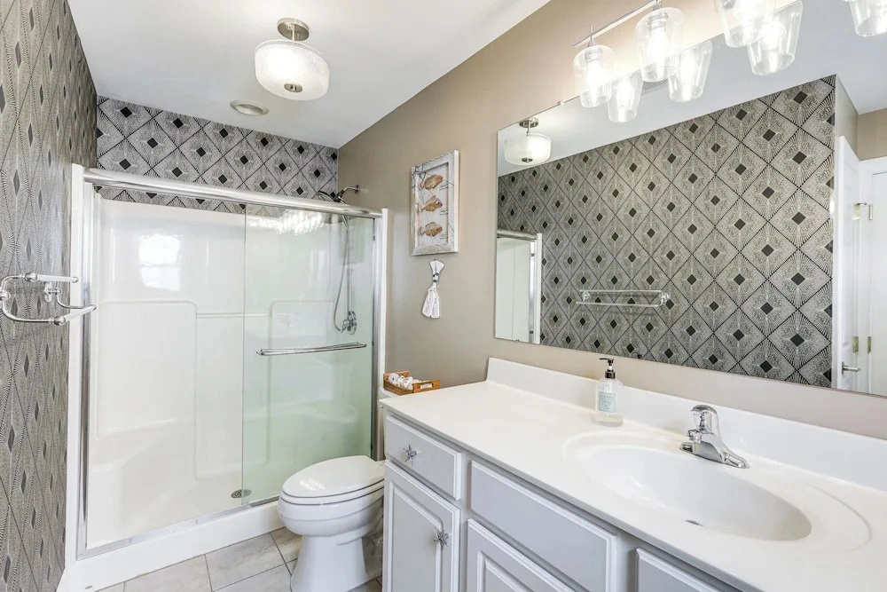 Prime Walkable Location! Large 4BR Wildwood Condo
