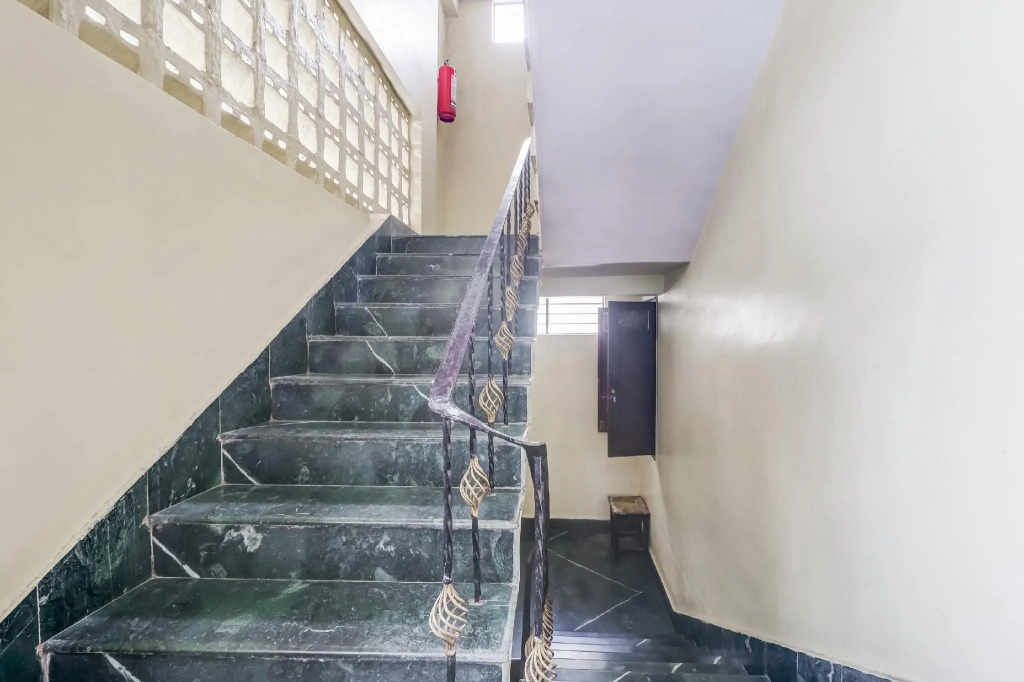OYO 82143 Green Park Sapan