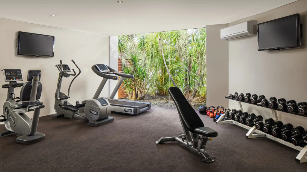Holiday Inn Warwick Farm by IHG