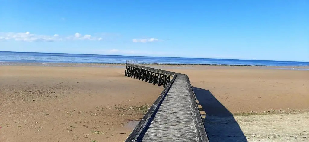 Chalet de 2 chambres a Grandcamp Maisy a 200 m de la plage avec piscine partagee jardin clos et wifi