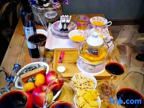 Guanyue Homestay (Shuangqiao Valley Scenic Area of Mount Siguniang)