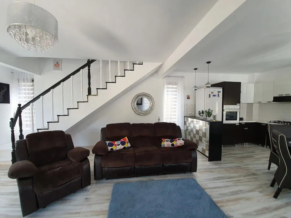 FOX VALLEY VILLA