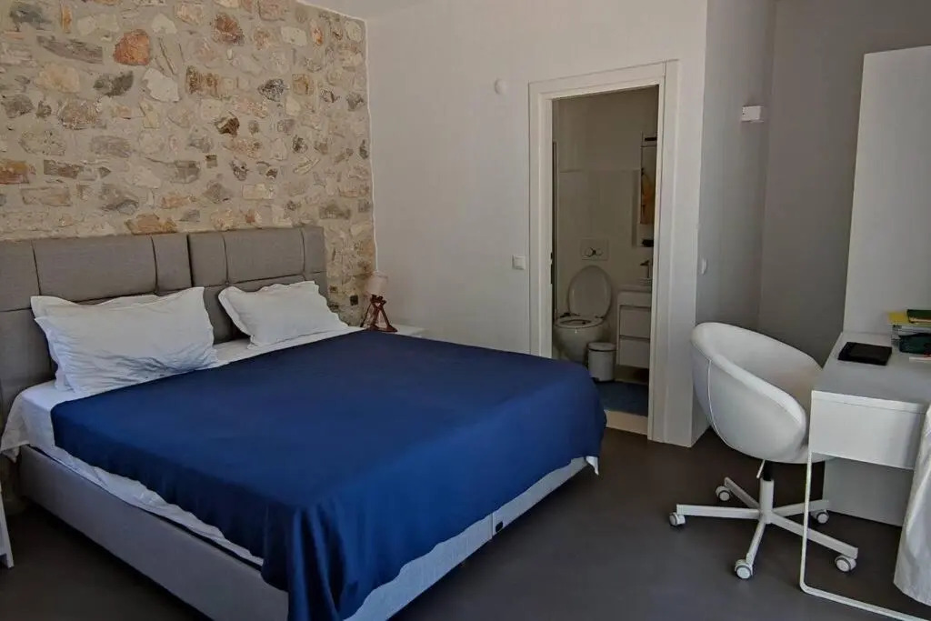 Magnificent Stone House Villa 14 beds 7 en-suite rooms Çeşme (450 m2 6500 land)