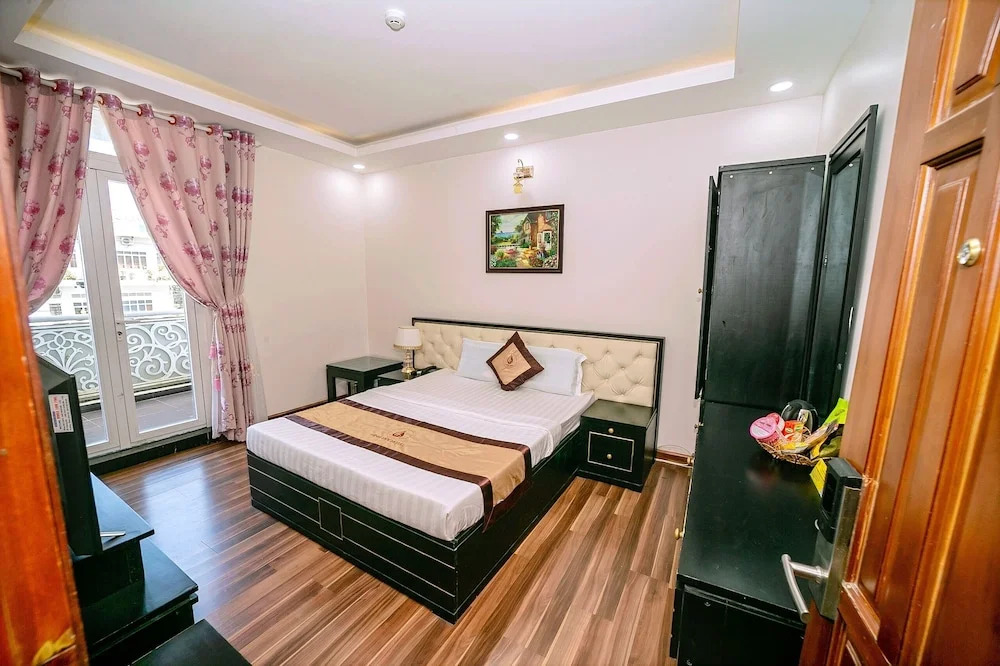 Khách sạn Vĩnh Hội