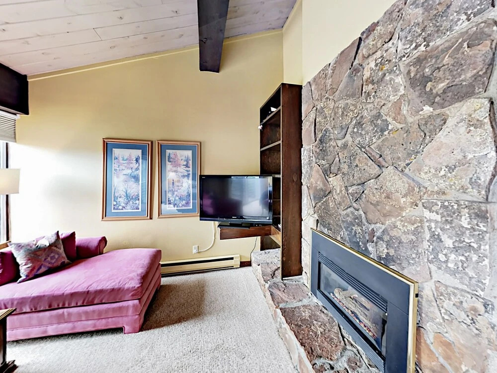 E Lionshead Condo #402 3 Bedrooms 3 Bathrooms Condo