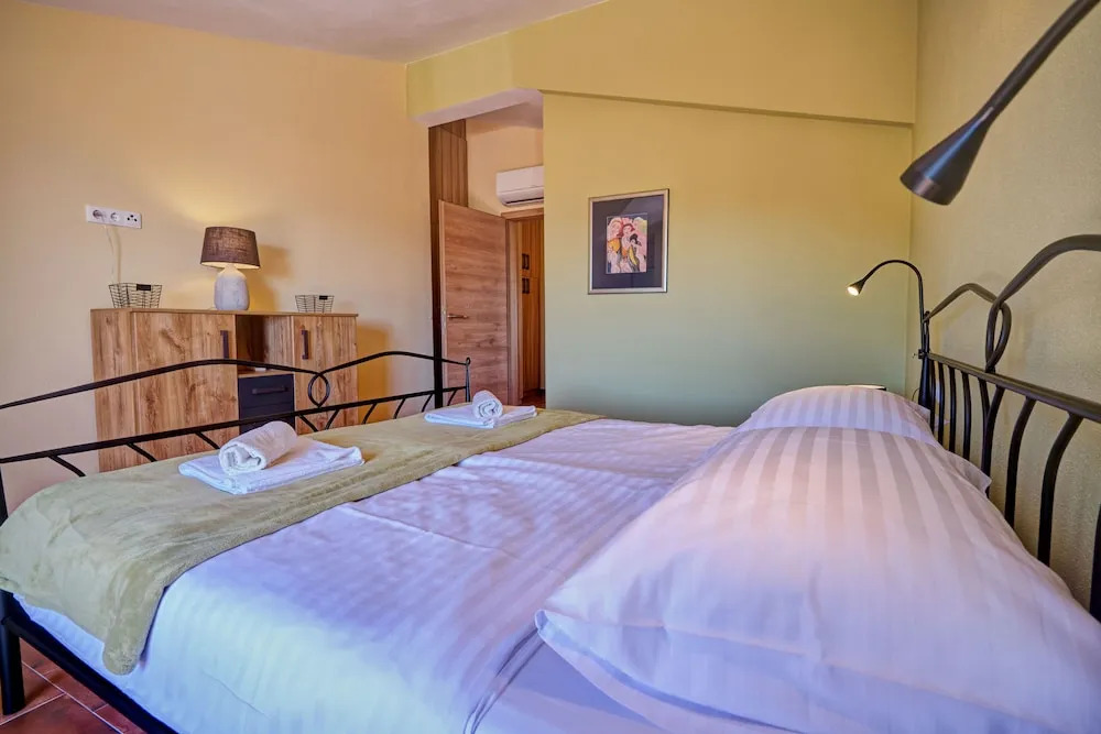 Anovi Holiday Homes by Litto - 5 Min Walk to Beach