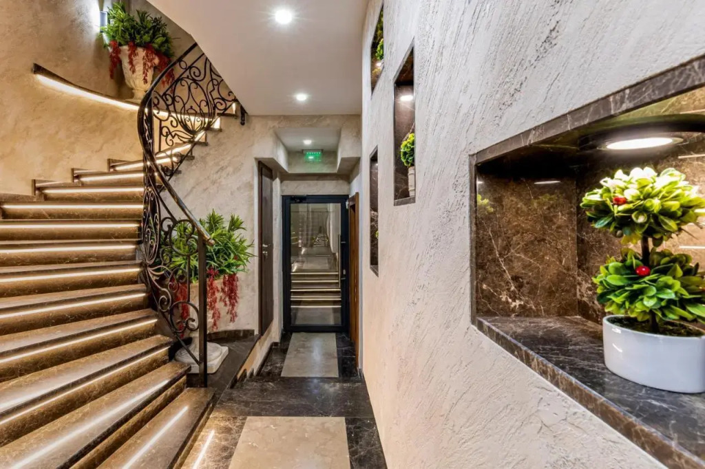 SOHO Apart House