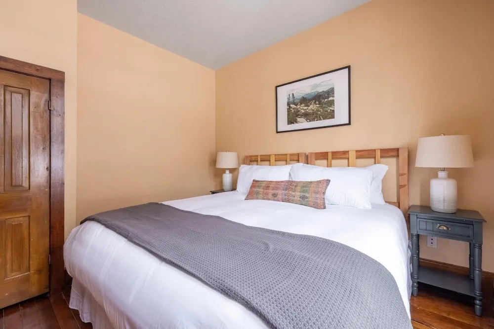 Raddon - Park City Retreat w Hot Tub & Balcony
