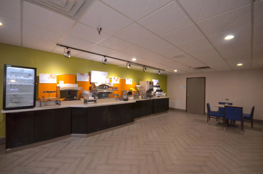 Holiday Inn Express & Suites Fayetteville University of Arkansas Area by IHG