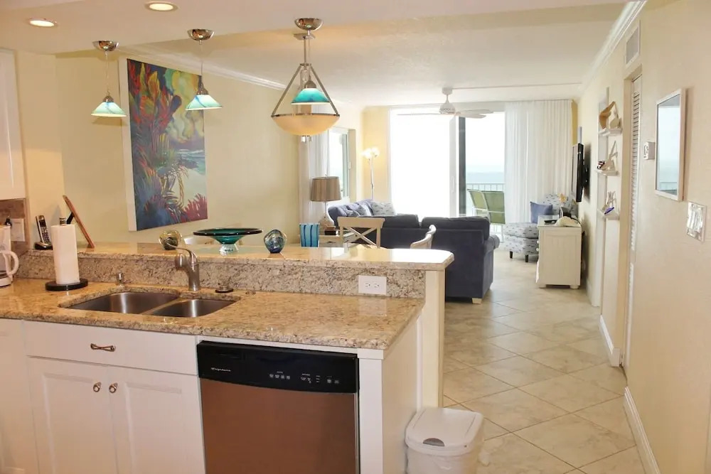 Sand Castle I-801 Apartment