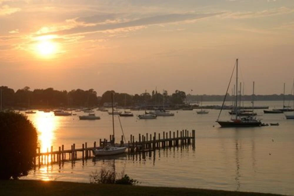 Dering Harbor Inn