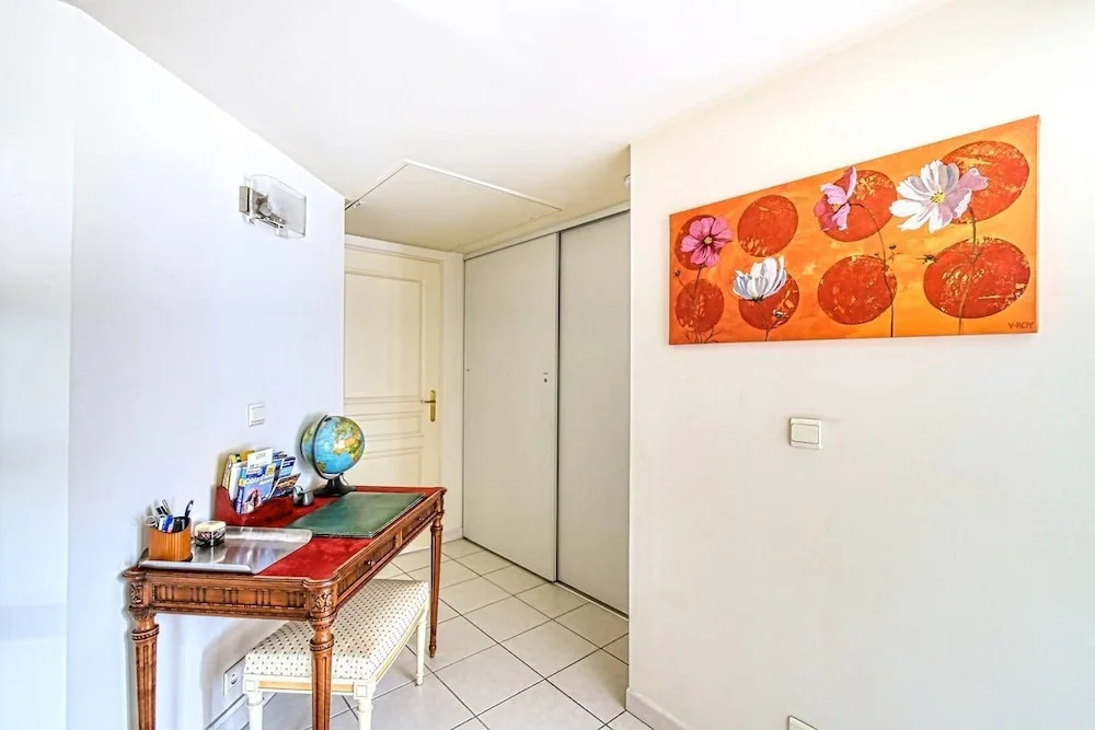HESPE - Beautiful 2 bed apartment only 50m from the beach!