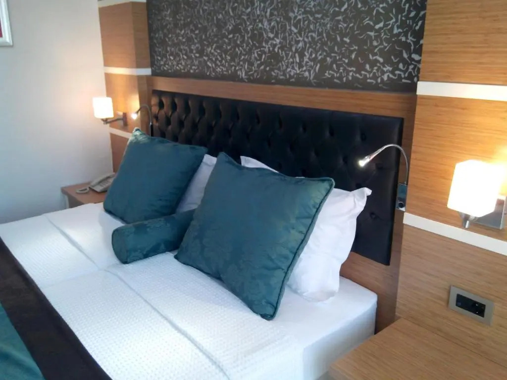 Malahit Exclusive City Hotel