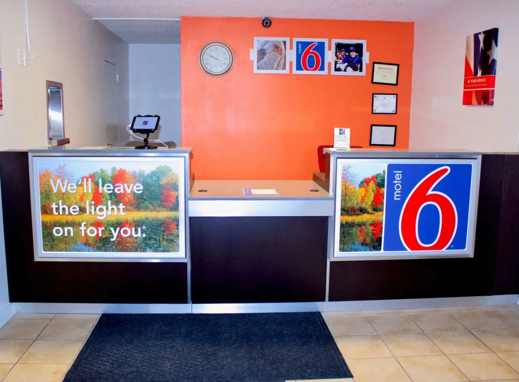 Motel 6-New Stanton, PA