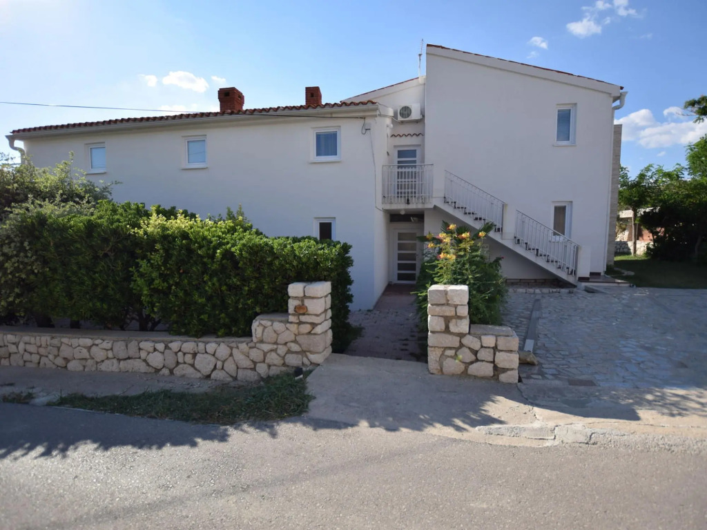 Spacious apartment with terrace,200 m distant from the beach !