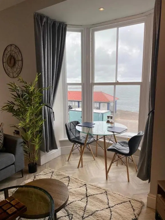 Belmont Apartment 2