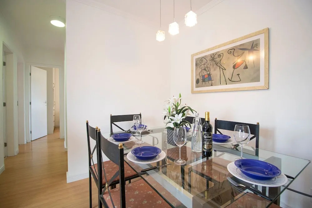 3 Bedrooms - Modern - Close to the Mall