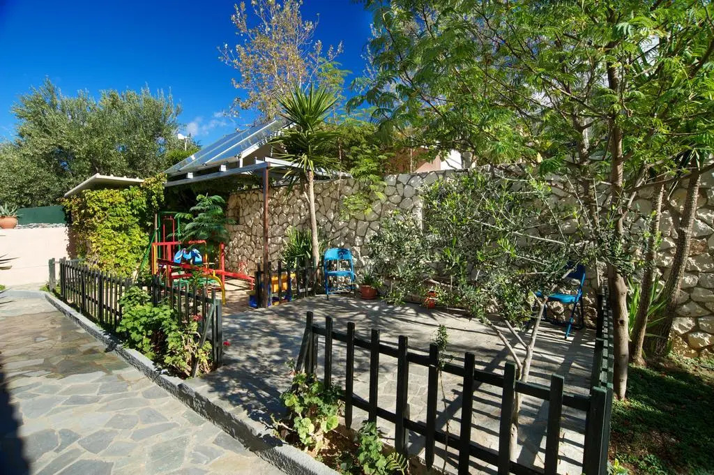 Nostos Studios & Apartments