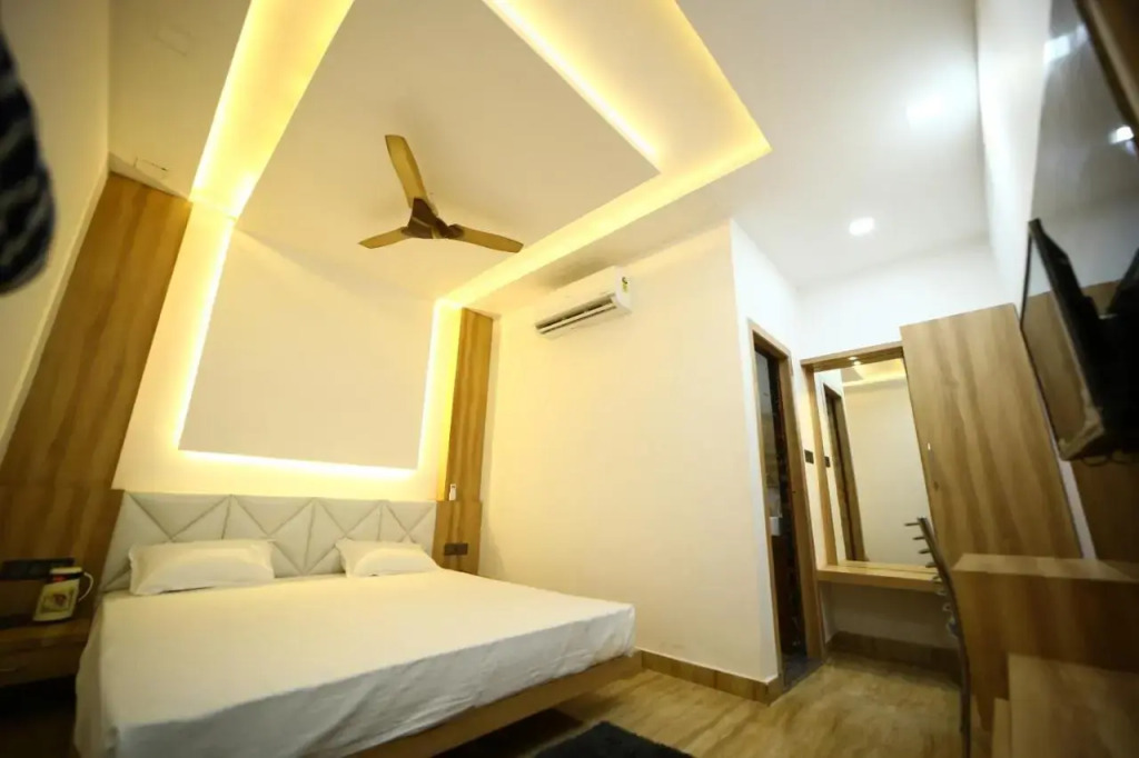 Hotel Byke Ride - Walkable from Agra Cantt Railway Station
