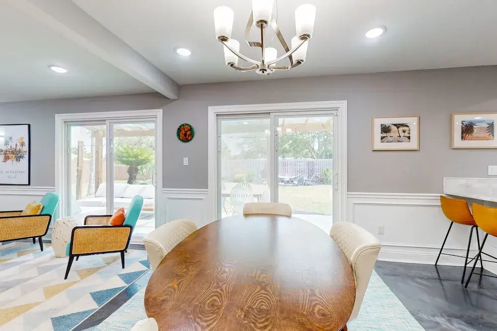 Spacious Dog-friendly House Near Beaches, Historic Downtown W/beach Access