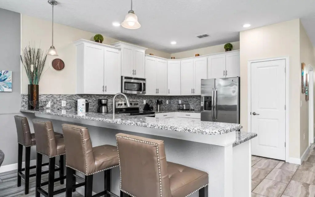 Large Jewel 8 BED House FREE Water Park