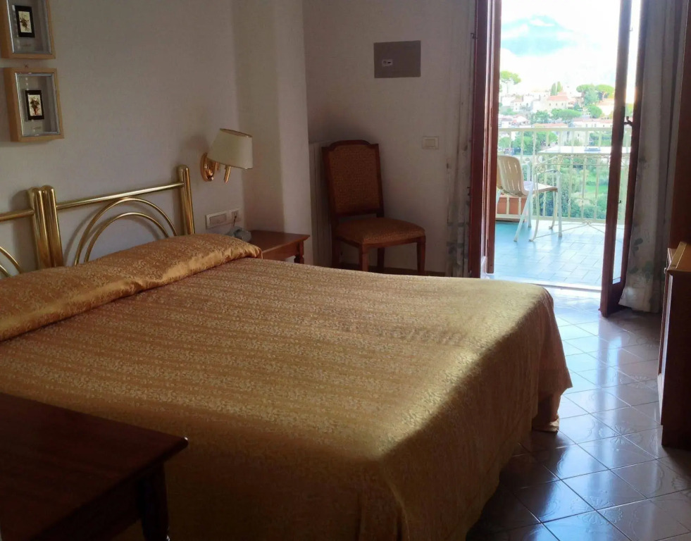HOTEL ZINTONIO