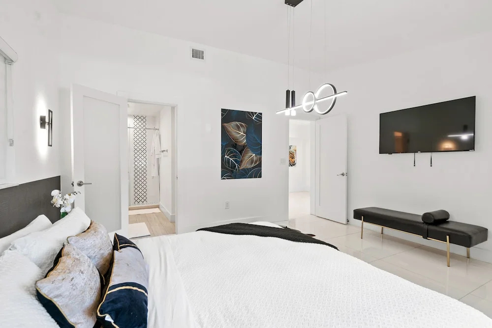 Wonderful 5BR House At Brickell Miami