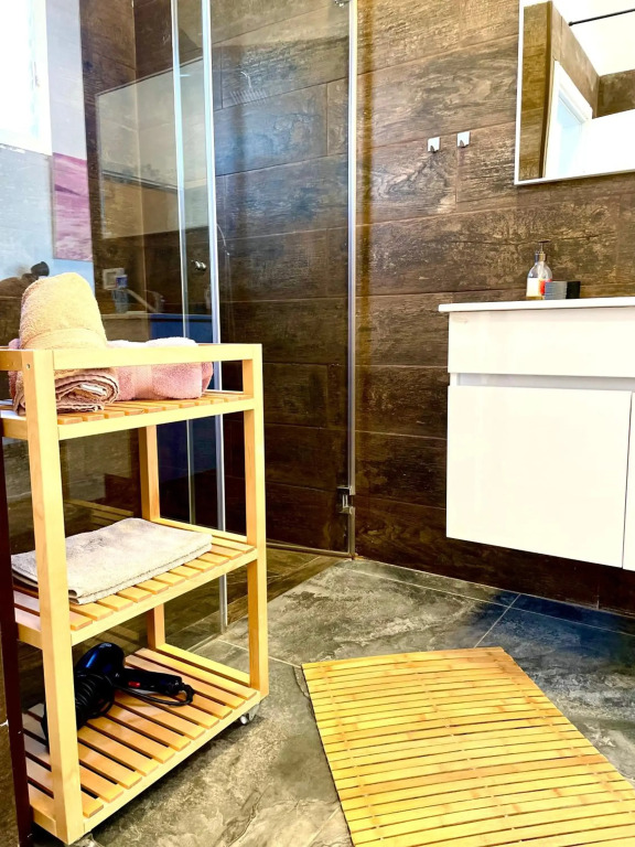 Sea view cozy apartment