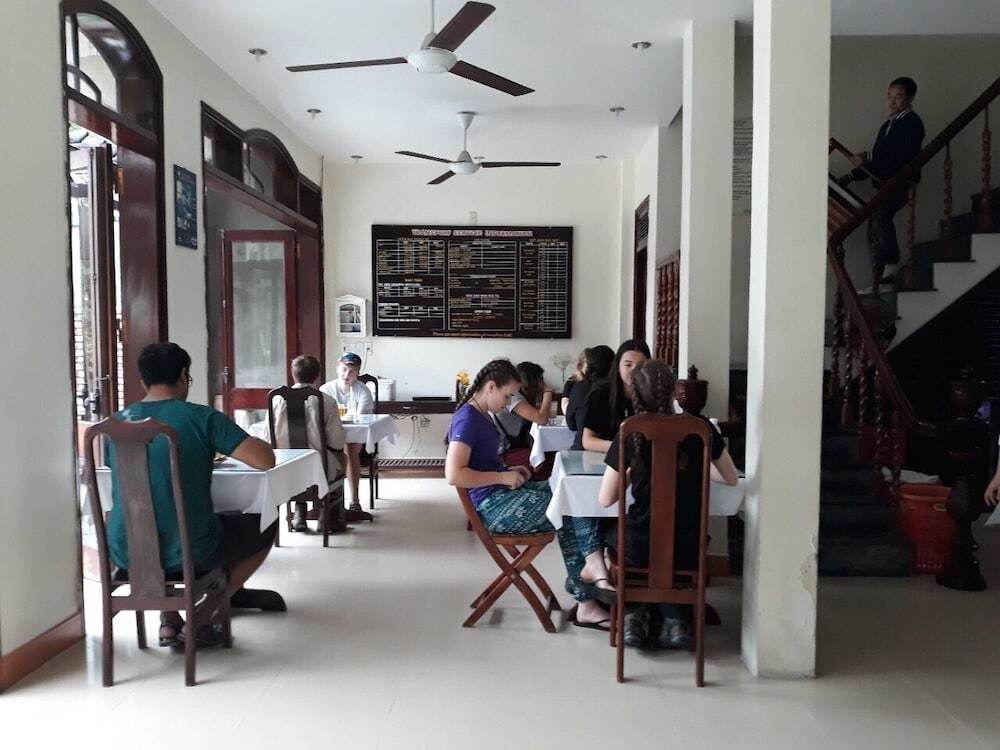 Nhi Trung Hotel