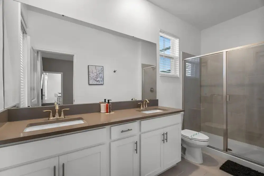 Chic 5bed Home With Themed Rooms