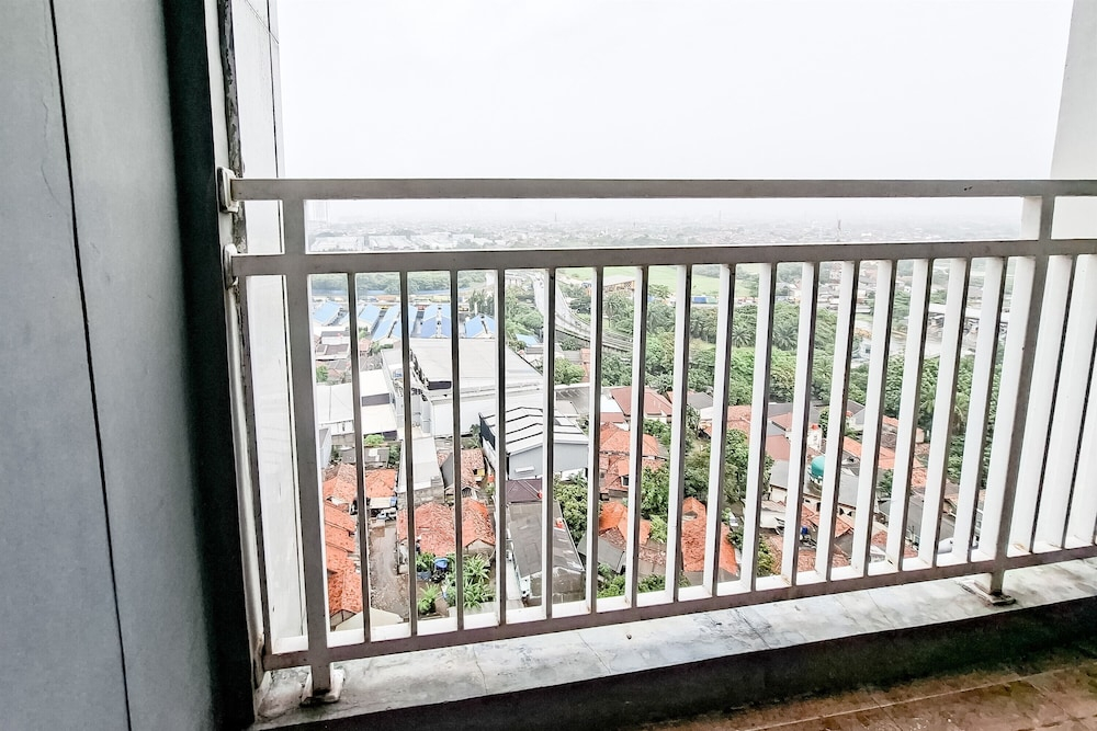 White Tone 2Br At Springwood Residence Tangerang
