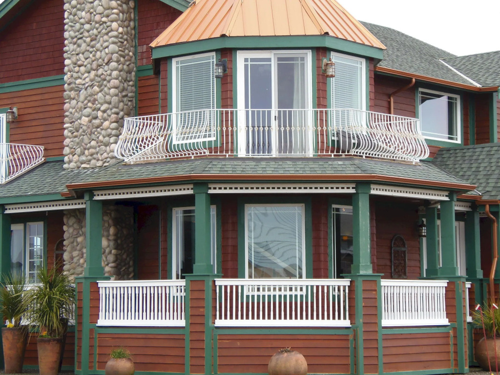 The Collins Inn and Seaside Cottages