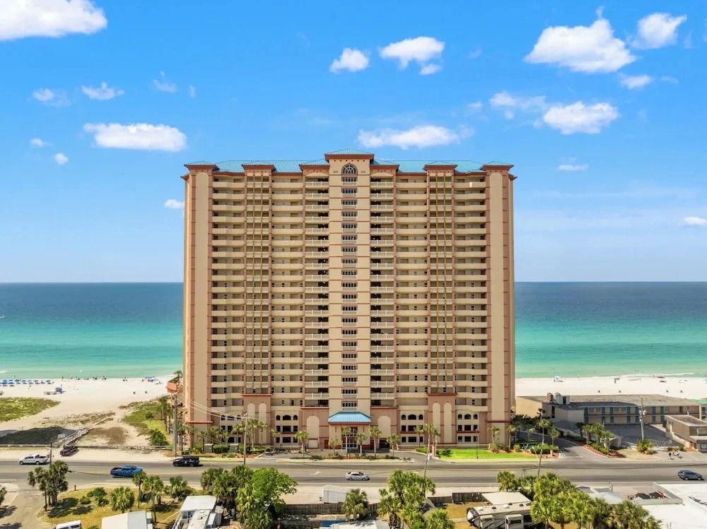 Pelican Perch! 3BR 3BA Corner Beachfront Condo w/ Epic Views, Sleeps 9