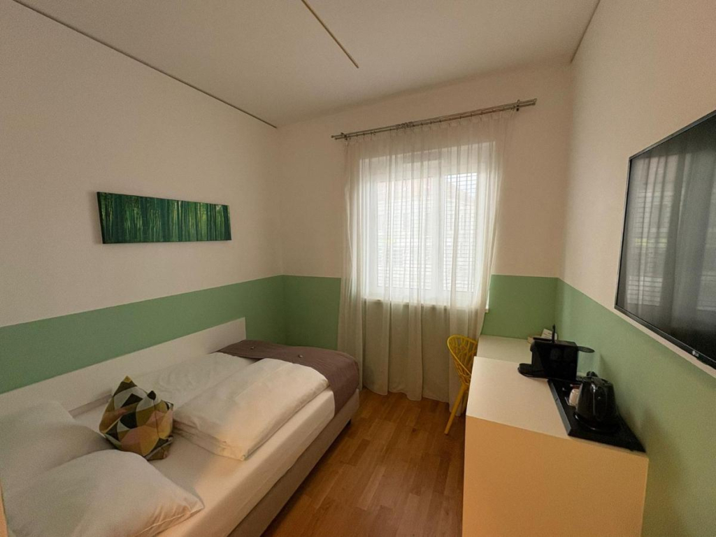 sHome Self-Check-in Hotel Graz