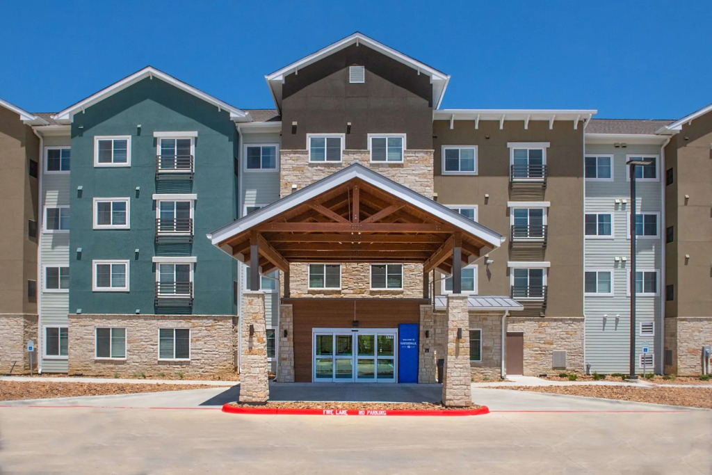 Soka Suites Dallas - Las Colinas