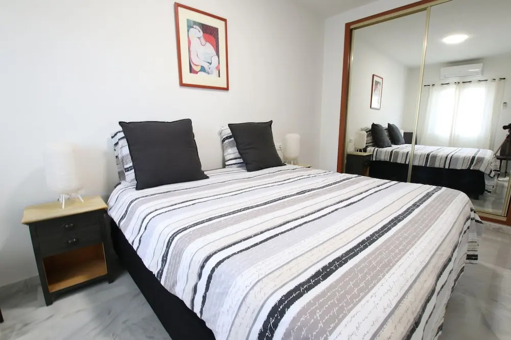 1 Bed - Sleeps 4 - Pool - Golf Resort