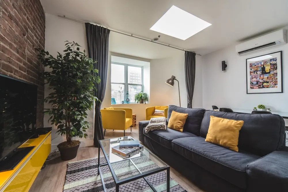 LikeAHotel-Ste Catherine/Downtown Montreal