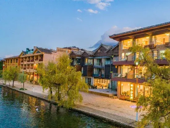 Lake View Hotel