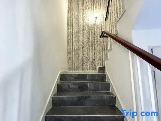 Luxurious Messe Luxe 4-bed Apartment CBD