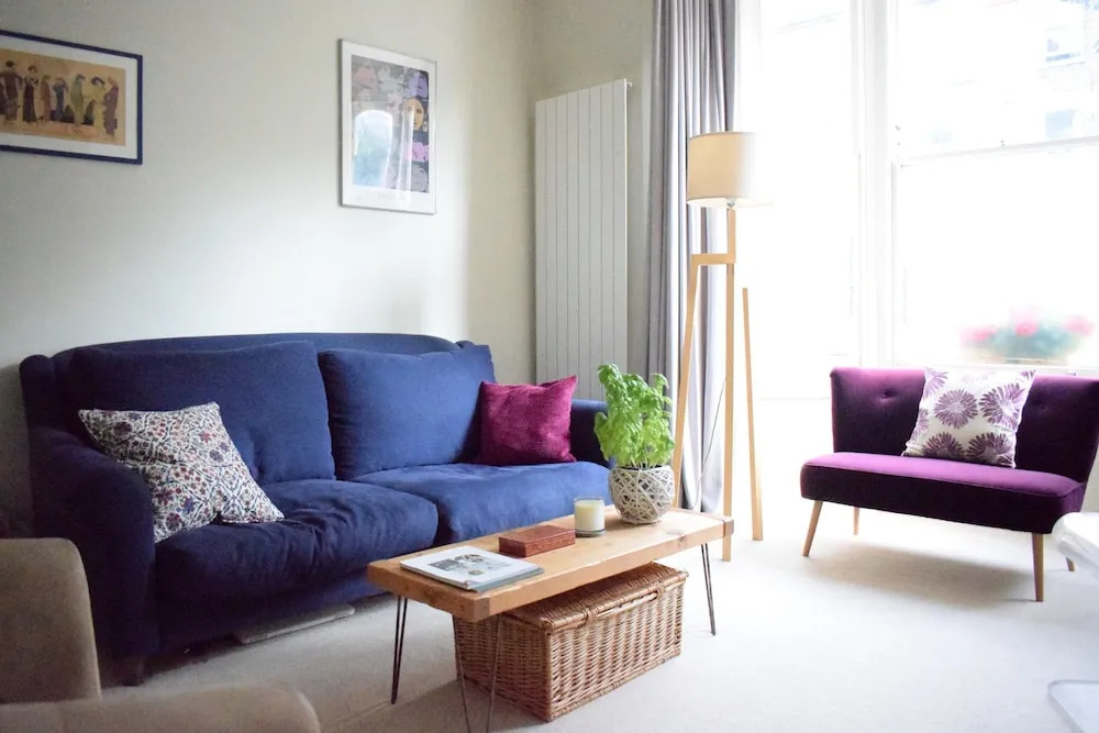 Spacious 1 Bedroom Victorian Apartment
