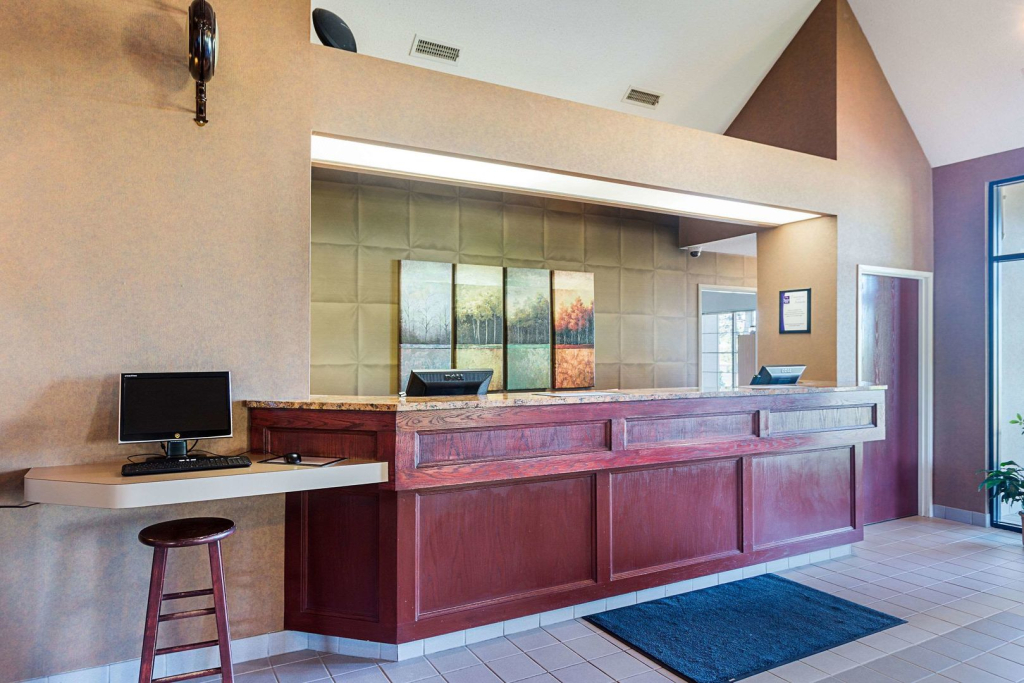 Sleep Inn & Suites Bay View Acme - Traverse City