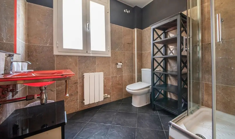 Modern House 2 Km from The Beach (R87)